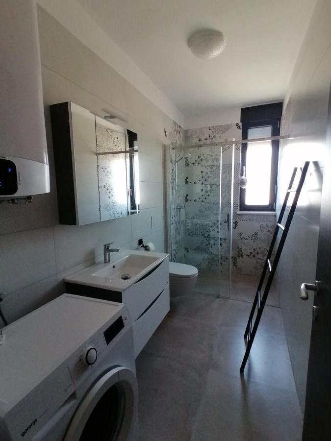 Enjoy Pula - New Apt With Terrace And Free Parking Garage מראה חיצוני תמונה