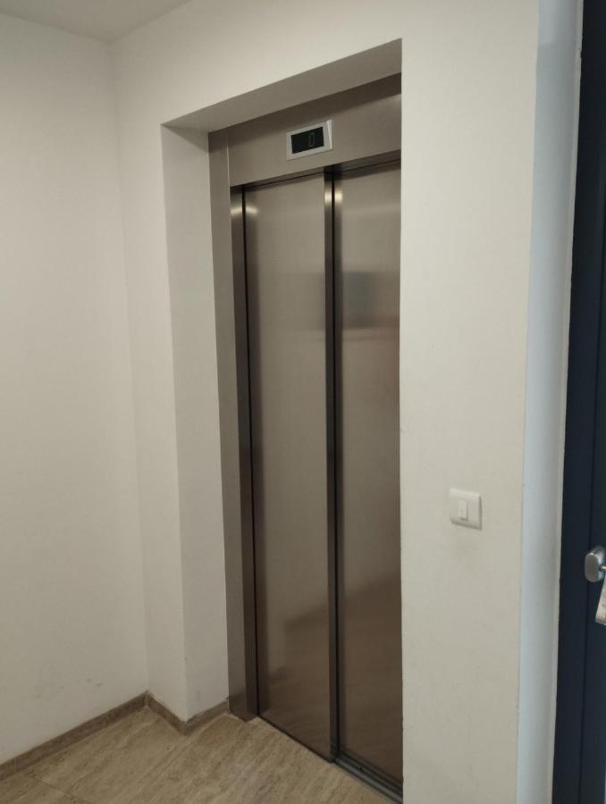 Enjoy Pula - New Apt With Terrace And Free Parking Garage מראה חיצוני תמונה
