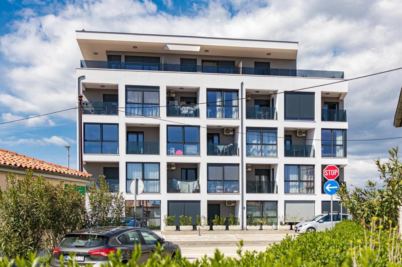 Enjoy Pula - New Apt With Terrace And Free Parking Garage מראה חיצוני תמונה